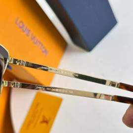 Picture of Louis Vuitton Sunglasses _SKUfw79399233fw